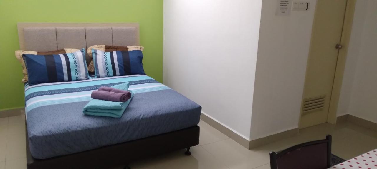 Risqi Apartment 2 Bedroom Wakaf Che Yeh Κότα Μπάρου Εξωτερικό φωτογραφία